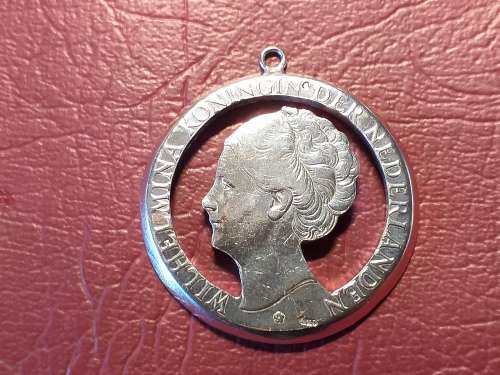 1929 1 Guilder Silver Pierced Trench Art Queen Wilhelmina Netherlands