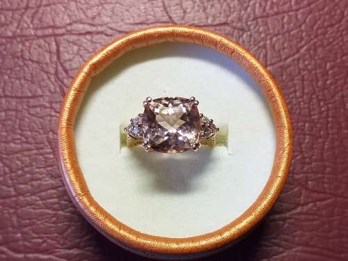 LOVELY GENUINE SOLID 18 ct ROSE GOLD RING WITH MORGANITE AND DIAMONDS WITH VALUATION CERTIFICATE