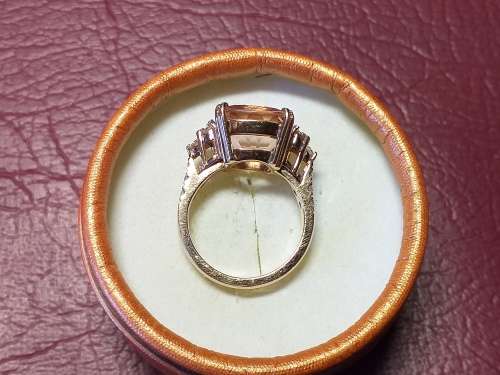 LOVELY GENUINE SOLID 18 ct ROSE GOLD RING WITH MORGANITE AND DIAMONDS WITH VALUATION CERTIFICATE