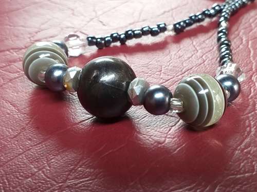 LOVELY NECKLACE IN VERY GOOD CONDITION - [51 cm]