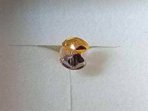 LOVELY GENUINE SOLID 9 ct GOLD EAR STUDS IN VERY GOOD CONDITION