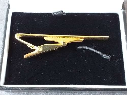 LOVELY TIE CLIP IN EXCELLENT CONDITION