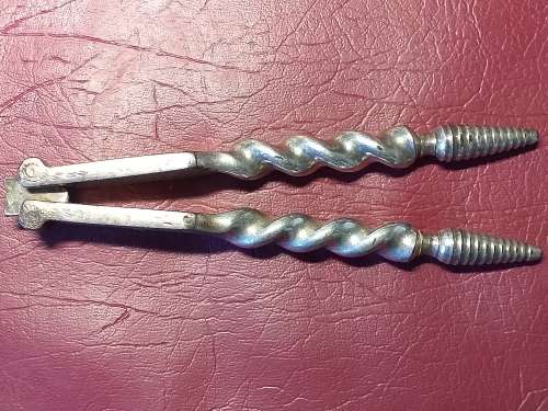 HEAVY VINTAGE NUT CRACKER