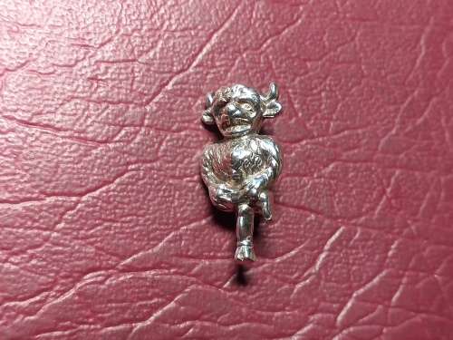 LOVELY GENUINE SOLID STERLING SILVER BROOCH IN EXCELLENT CONDITION [L: 24 mm]