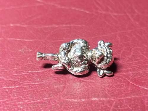 LOVELY GENUINE SOLID STERLING SILVER BROOCH IN EXCELLENT CONDITION [L: 24 mm]
