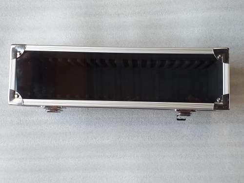 ALUMINIUM BOX THAT HOLDS 20 GRADED COINS  - NEW SEALED IN BOX - [30 x 8 x 11,5 cm]
