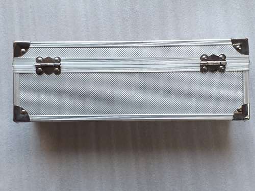 ALUMINIUM BOX THAT HOLDS 20 GRADED COINS  - NEW SEALED IN BOX - [30 x 8 x 11,5 cm]