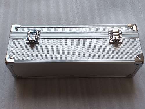 ALUMINIUM BOX THAT HOLDS 20 GRADED COINS  - NEW SEALED IN BOX - [30 x 8 x 11,5 cm]
