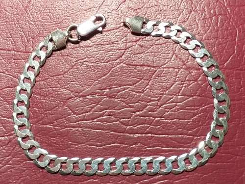 LOVELY GENUINE SOLID STERLING SILVER BRACELET WITH ITALIAN CLASP IN VERY GOOD CONDITION