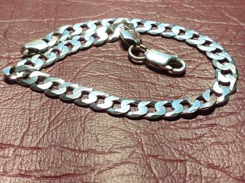LOVELY GENUINE SOLID STERLING SILVER BRACELET WITH ITALIAN CLASP IN VERY GOOD CONDITION
