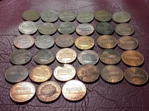 A LOT OF 33 USA 1 CENTS - ALL DIFFERENT DATES - [Bid per coin to take all.]
