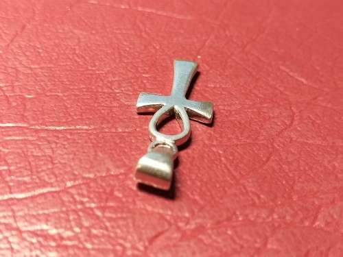 LOVELY GENUINE SOLID STERLING SILVER CROSS PENDANT IN VERY GOOD CONDITION