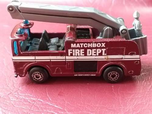 MATCHBOX DIE CAST FIRE TRUCK - [Length 70 mm]