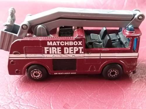 MATCHBOX DIE CAST FIRE TRUCK - [Length 70 mm]