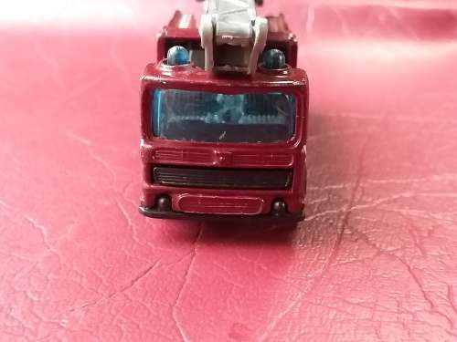 MATCHBOX DIE CAST FIRE TRUCK - [Length 70 mm]