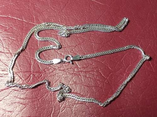 LOVELY GENUINE SOLID STERLING SILVER NECKLACE IN VERY GOOD CONDITION - [9 g]