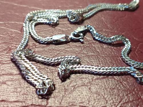 LOVELY GENUINE SOLID STERLING SILVER NECKLACE IN VERY GOOD CONDITION - [9 g]