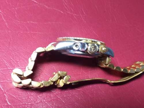LOVELY COSTUME AUTOMATIC WATCH IN GOOD WORKING CONDITION - Needs a knob and strap some TLC