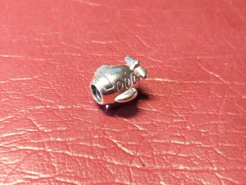 LOVELY GENUINE SOLID STERLING SILVER PANDORA CHARM IN EXCELLENT CONDITION - PLANE [4,7 g]
