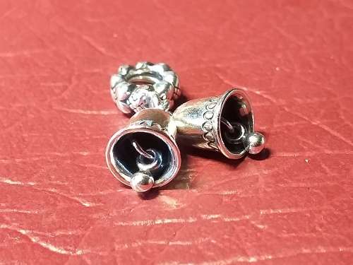 LOVELY GENUINE SOLID STERLING SILVER PANDORA CHARM IN EXCELLENT CONDITION - [3,9 g]