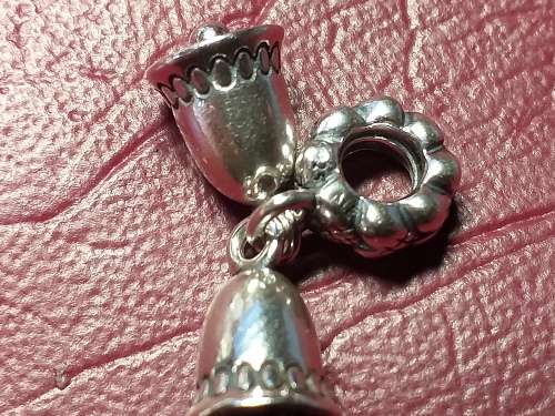 LOVELY GENUINE SOLID STERLING SILVER PANDORA CHARM IN EXCELLENT CONDITION - [3,9 g]