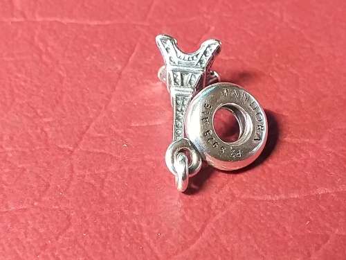 LOVELY GENUINE SOLID STERLING SILVER PANDORA CHARM IN EXCELLENT CONDITION - EIFFEL TOWER - [3 g]