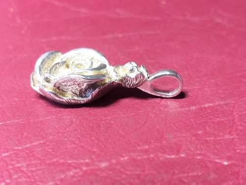 LOVELY HEAVY GENUINE SOLID STERLING SILVER ROSE PENDAND IN VERY GOOD CONDITION - [L 33 mm, 10 gram]