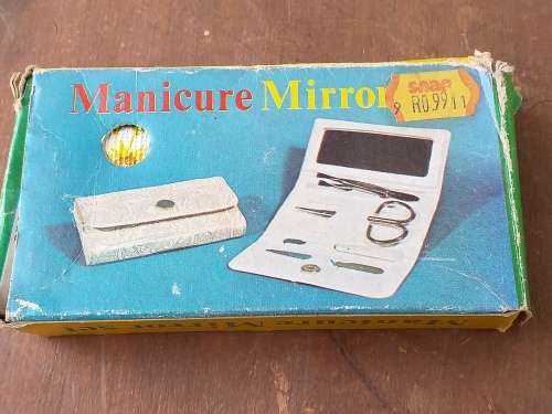 VINTAGE MANICURE MIRROR SET IN ORIGINAL BOX IN VERY GOOD CONDITION