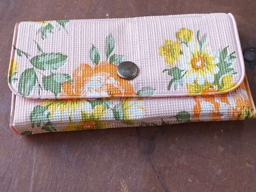 VINTAGE MANICURE MIRROR SET IN ORIGINAL BOX IN VERY GOOD CONDITION