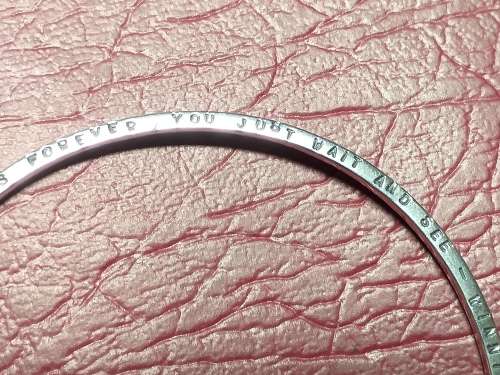 LOVELY GENUINE SOLID STERLING SILVER BANGLE IN VERY GOOD CONDITION - [7,5 g]