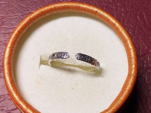 LOVELY GENUINE SOLID STERLING SILVER RING