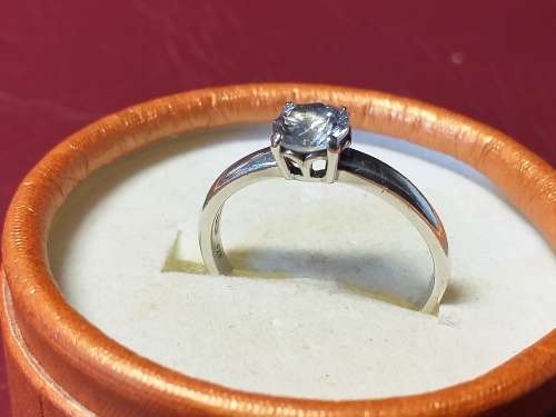LOVELY GENUINE SOLID STERLING SILVER RING IN VERY GOOD CONDITION