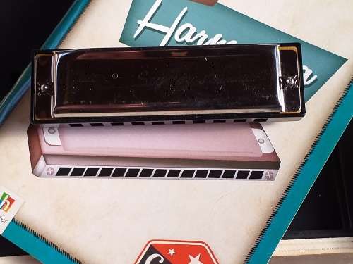 GENUINE QUALITY HARMONICA IN ORIGINAL BOX - EXCELLENT CONDITION
