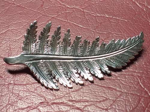 LOVELY VINTAGE GENUINE SOLID STERLING SILVER BROOCH IN VERY GOOD CONDITION - [12 g]