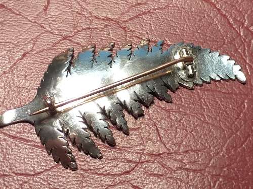 LOVELY VINTAGE GENUINE SOLID STERLING SILVER BROOCH IN VERY GOOD CONDITION - [12 g]