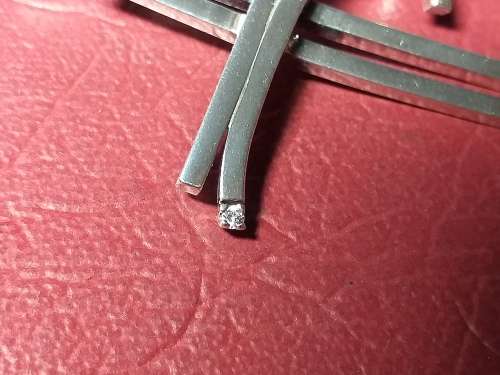 LOVELY GENUINE SOLID STERLING SILVER PENDANT IN EXCELLENT CONDITION - [Length 25 mm x 6 gram]