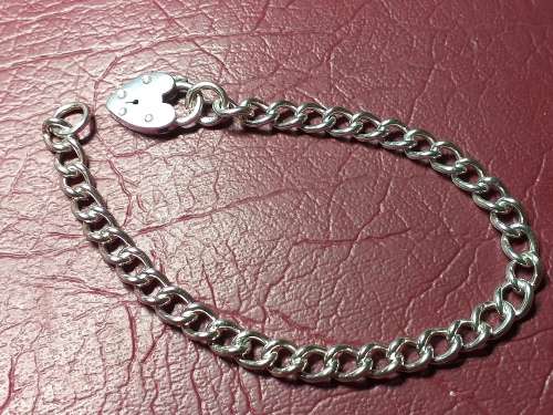 LOVELY GENUINE SOLID STERLING SILVER BRACELET IN EXCELLENT CONDITION - [12 g]