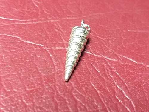LOVELY GENUINE SOLID STERLING SILVER PENDANT/CHARM IN EXCELLENT CONDITION -[L  24mm. 2,5 g]
