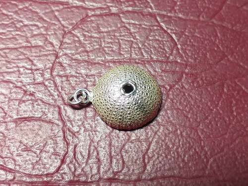 LOVELY GENUINE SOLID STERLING SILVER CHARM IN EXCELLENT CONDITION - [17 mm]