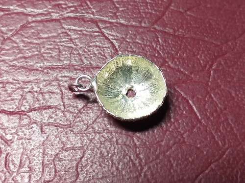 LOVELY GENUINE SOLID STERLING SILVER CHARM IN EXCELLENT CONDITION - [17 mm]
