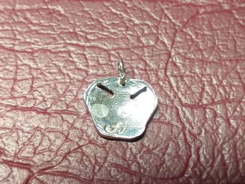 LOVELY GENUINE SOLID STERLING SILVER CHARM IN EXCELLENT CONDITION - [12 mm]