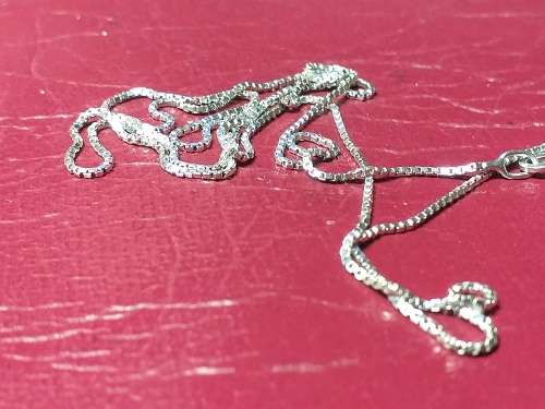 LOVELY GENUINE SOLID STERLING SILVER BOX NECKLACE - [1,9 g]
