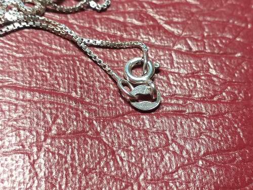 LOVELY GENUINE SOLID STERLING SILVER BOX NECKLACE - [1,9 g]