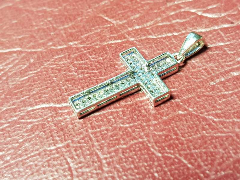 LOVELY GENUINE SOLID STERLING SILVER CROSS PENDANT IN EXCELLENT CONDITION - [1,3 g, Length 22  mm]