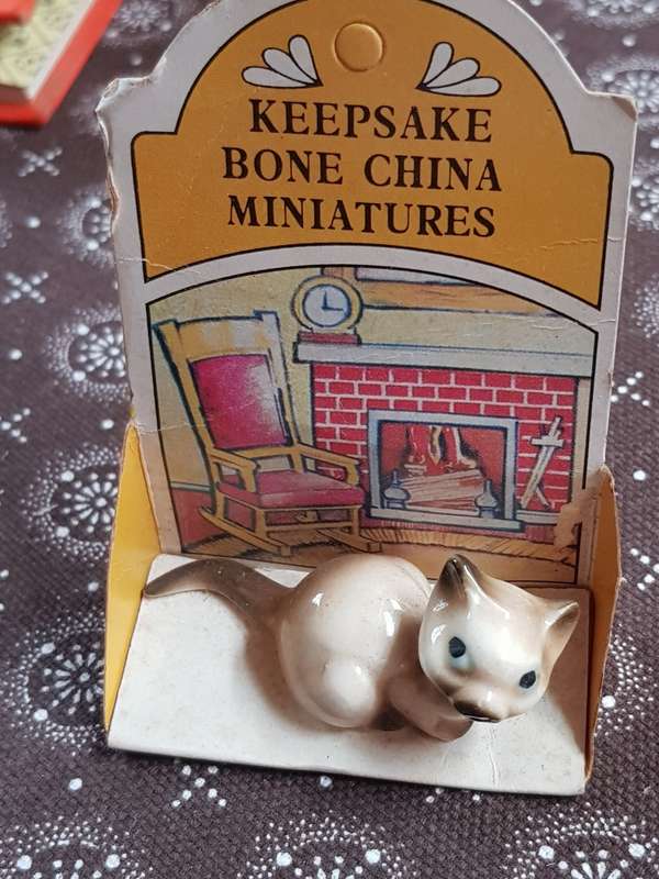 KEEPSAKE BONE CHINA MINIATURES - [Length 50 mm]