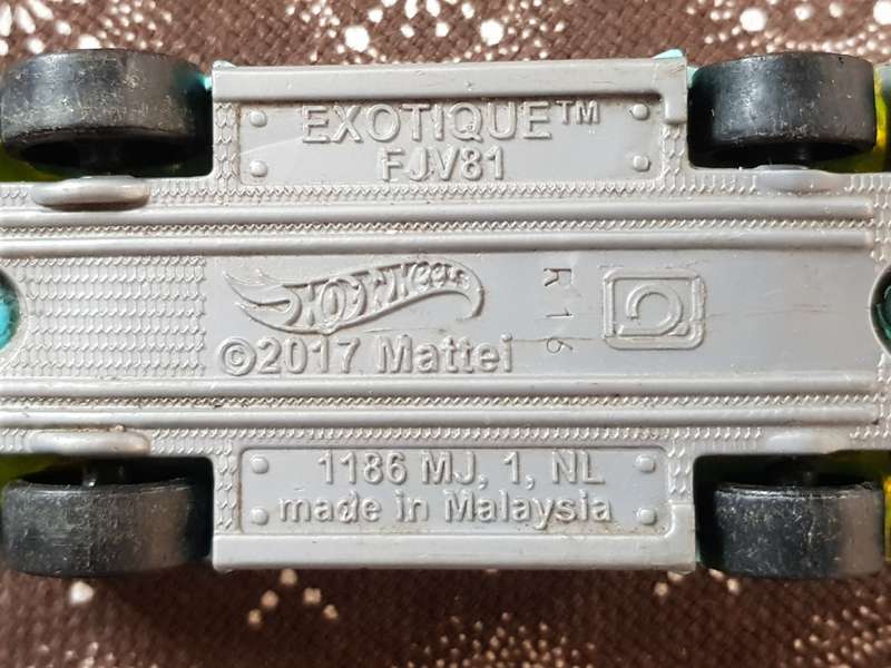 2017 HOTWEELS EXOTIQUE FJV81 DIE CAST MODEL CAR - [Length 70 mm]