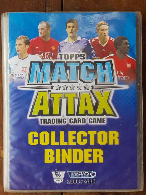 428 x SOCCER TRADING CARDS 2008/9 COMPLETE IN COLLECTOR BINDER. - [Bid per card to take all.]