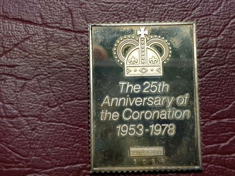 25th ANNIVERSARY OF THE CORONATION STERLING SILVER STAMP MEDALLION - [25g]