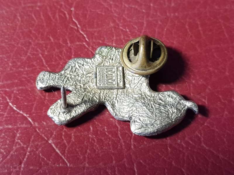 HORSE SADDLE BADGE