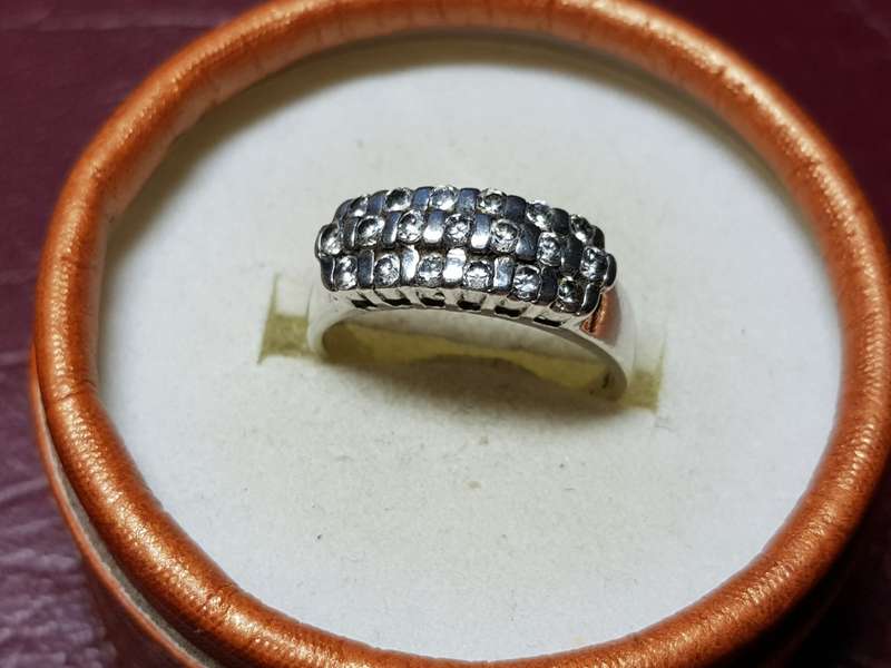 GENUINE SOLID STERLING SILVER RING - NEEDS SOME TLC - [3.1g]